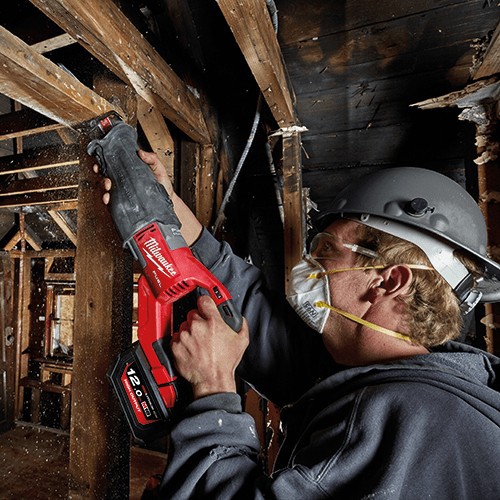 Máy cưa kiếm Milwaukee M18 FSX-0C (thân máy)